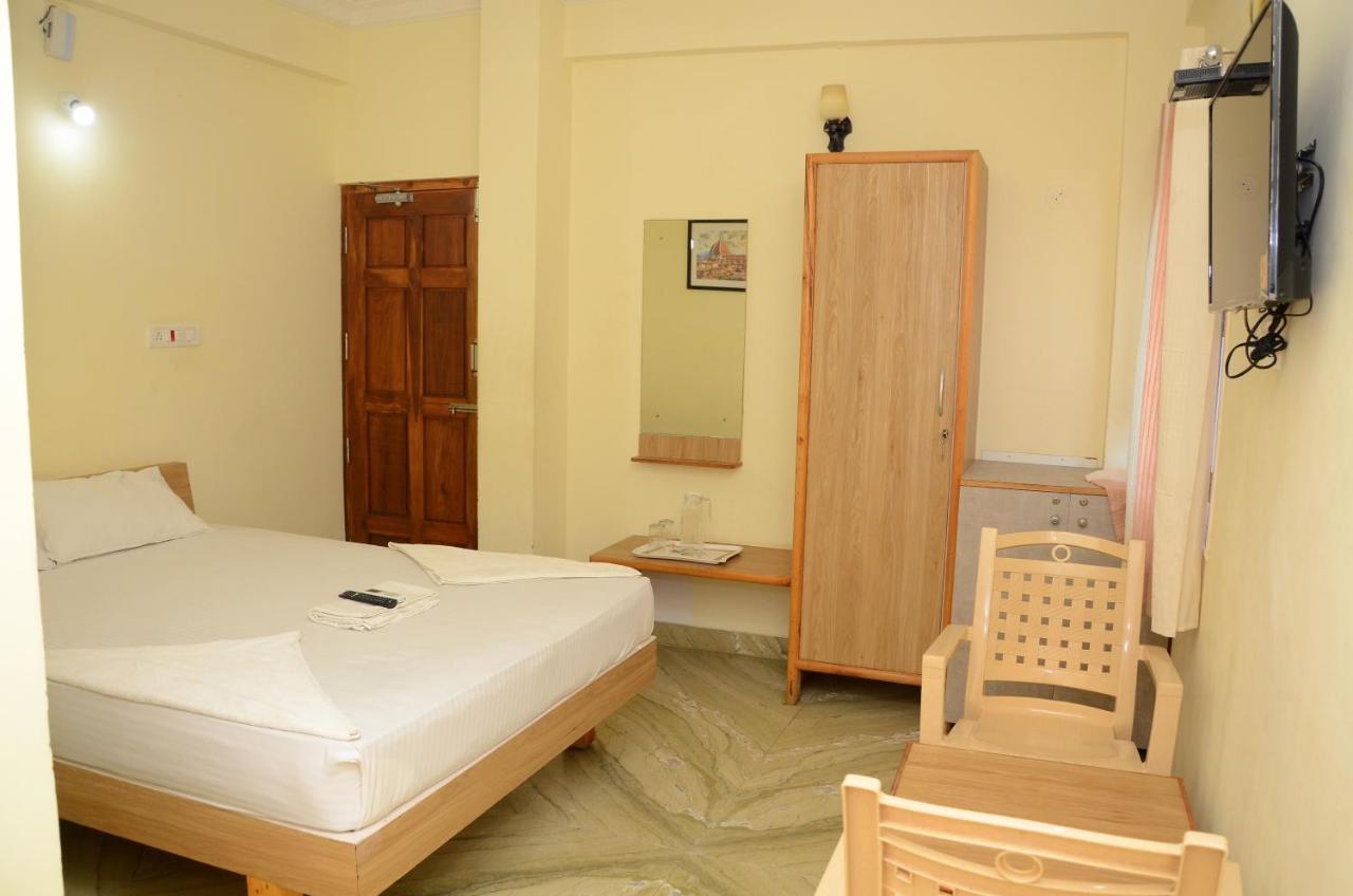 فندق Tiruchchendūrفي  Hari Iyer Residency المظهر الخارجي الصورة
