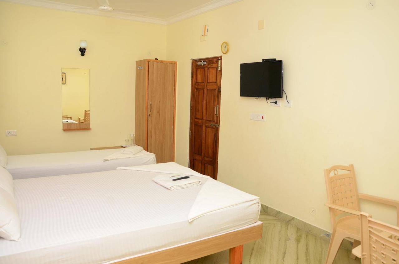 فندق Tiruchchendūrفي  Hari Iyer Residency المظهر الخارجي الصورة