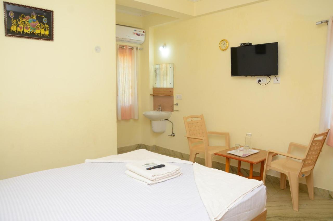 فندق Tiruchchendūrفي  Hari Iyer Residency المظهر الخارجي الصورة